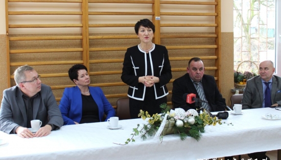 włodarze miasta z panią marszałek podczas otwarcia