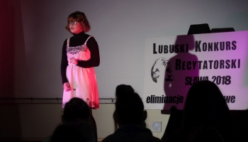 recytująca Wiktoria Pietraszko