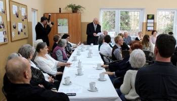 uczestnicy projektu podczas otwarcia