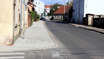 nowy chodnik na kostki