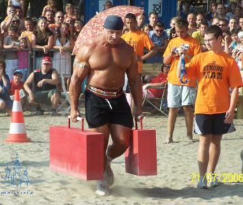 mariusz pudzianowski podczas zawodów strongmen