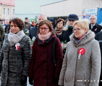 złożenie kwiatów przez dyrekcję szkół średnich
